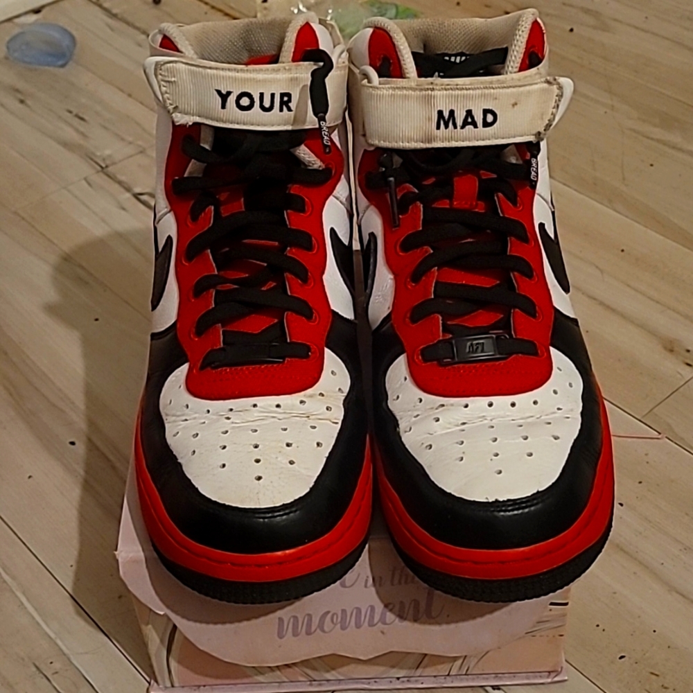 Nikes customs